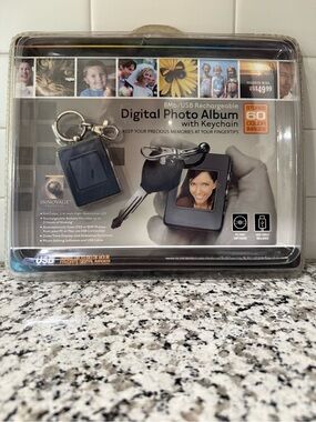 Digital Photo Album Keychain - Black